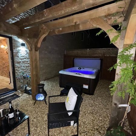 Coach House & Hot Tub Nr Bicester Village 外观 照片