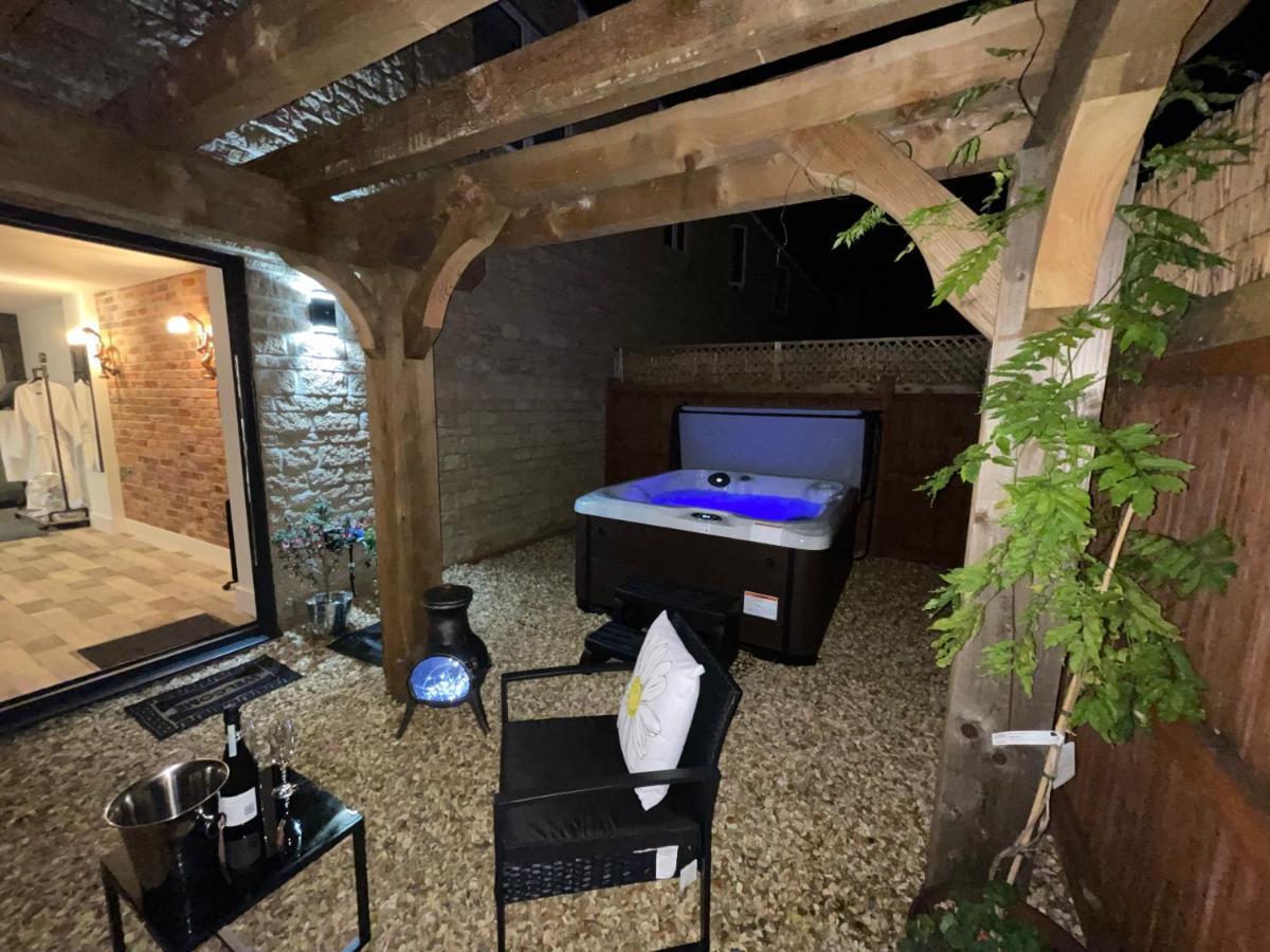 Coach House & Hot Tub Nr Bicester Village 外观 照片